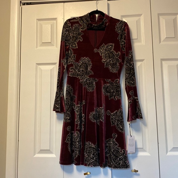 Ivanka Trump Dresses & Skirts - Velvet Dress BRAND NEW with tags. Size six.